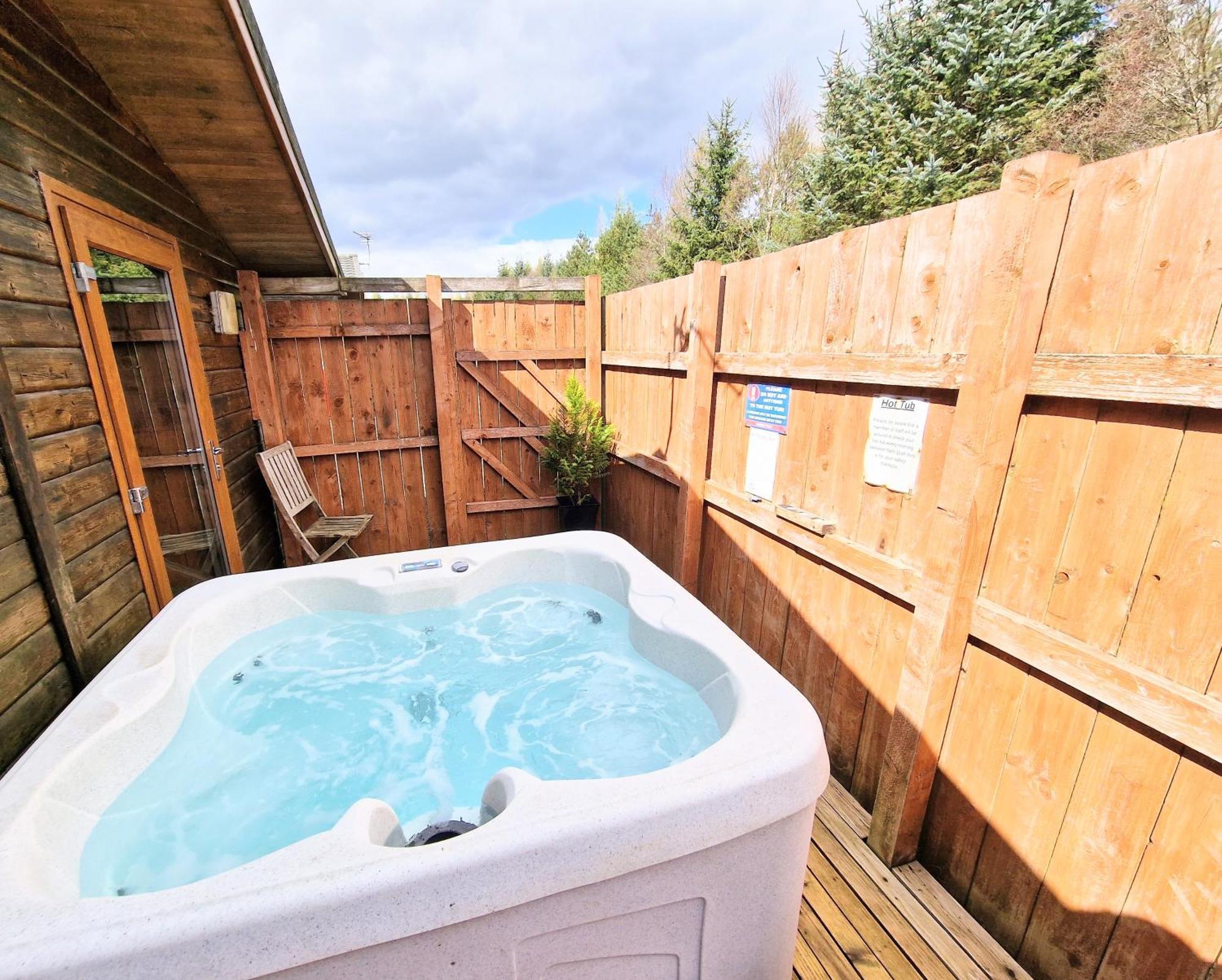 Lomond 4 With Private Hot Tub - Fife - Loch Leven - Lomond Hills Villa Kelty Exterior photo